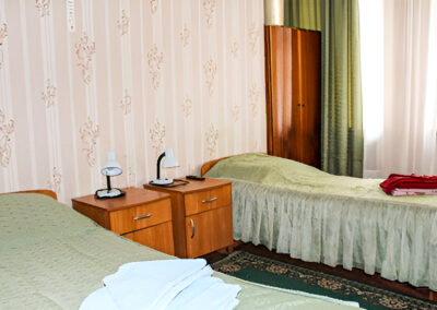 Номер 2 местный 1 комнатный 3 категории (1 тип) в санатории Целебный ключ в Ессентуках - фотография