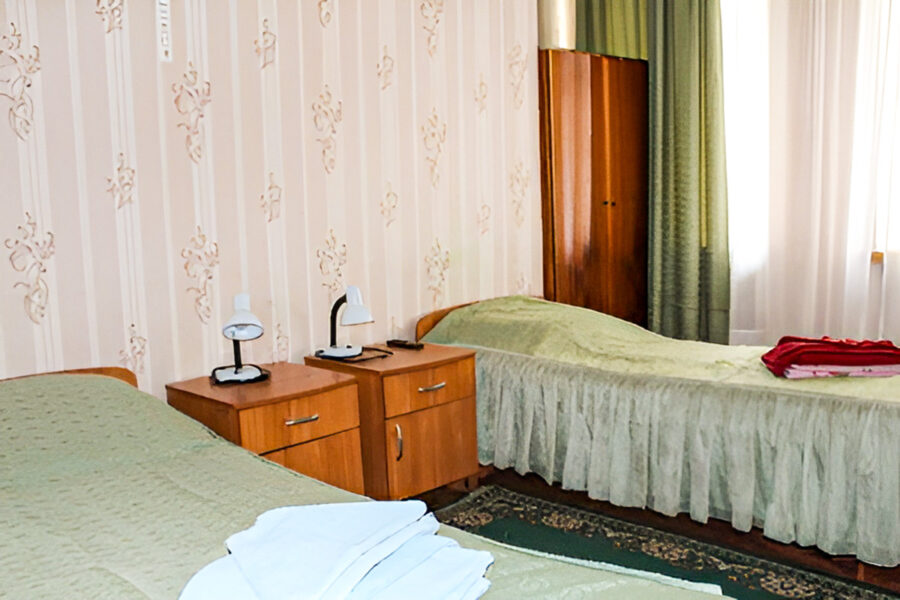 Номер 2 местный 1 комнатный 3 категории (1 тип) в санатории Целебный ключ в Ессентуках - фотография