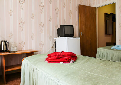 Номер 2 местный 1 комнатный 3 категории (1 тип) в санатории Целебный ключ в Ессентуках - фотография