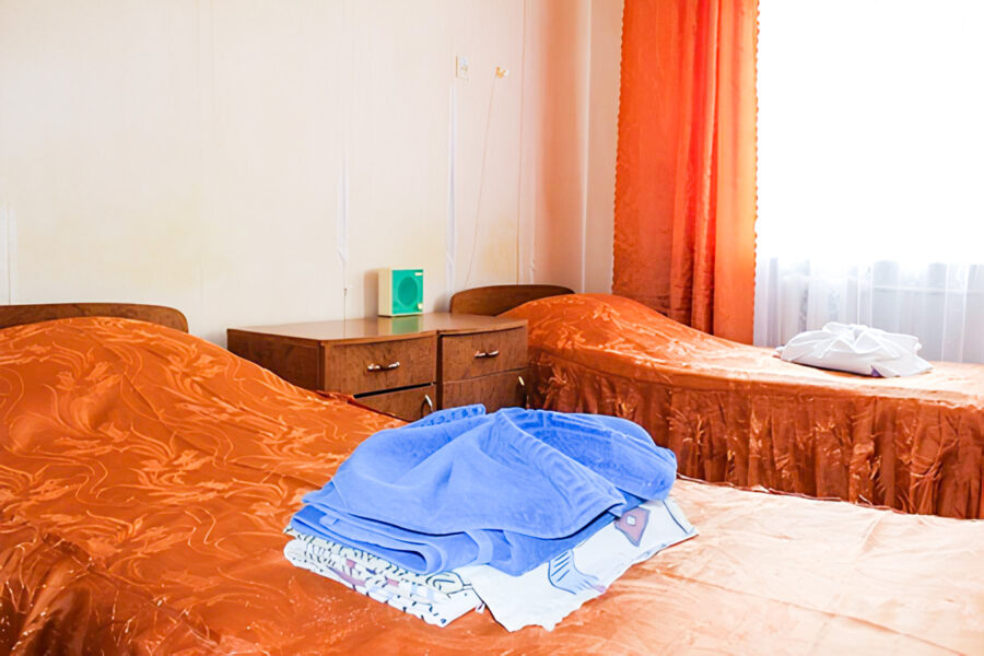 Номер 2 местный 1 комнатный 3 категории (3 тип) в санатории Целебный ключ в Ессентуках - фотография