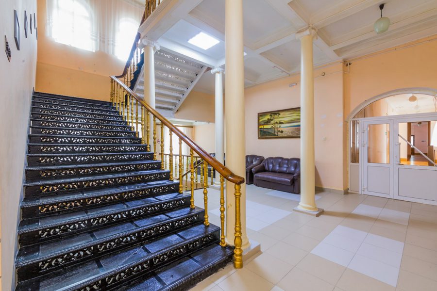 Холл между этажами в санатории Целебный Ключ город Ессентуки - фотография