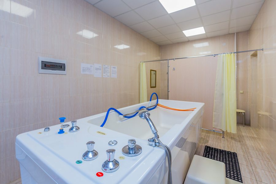 Процедура подводный душ массаж в санатории Целебный Ключ город Ессентуки - фотография