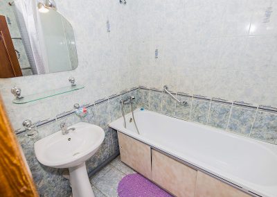 Ванная комната в номере Люкс 2 местный 2 комнатный в санатории Целебный ключ город Ессентуки - фотография