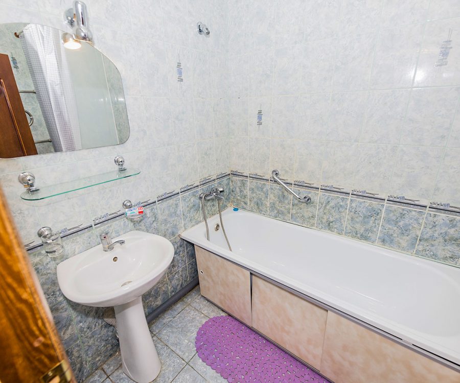 Ванная комната в номере Люкс 2 местный 2 комнатный в санатории Целебный ключ город Ессентуки - фотография