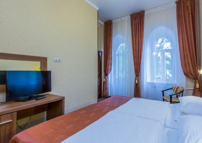 Номер Люкс 2 местный 2 комнатный новый в санатории Целебный ключ город Ессентуки - фотография