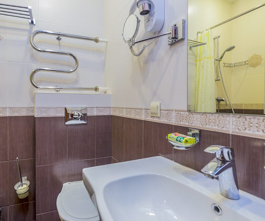 Ванная комната в номере 1 местный 1 комнатный 1 категории в санатории Целебный ключ город Ессентуки - фотография