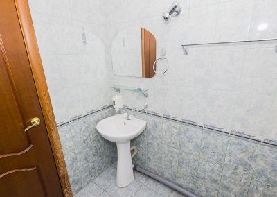 Ванная комната в номере Люкс 2 местный 2 комнатный в санатории Целебный ключ город Ессентуки - фотография