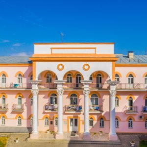 Вид на корпуса сверху санатория Целебный Ключ город Ессентуки - фотография